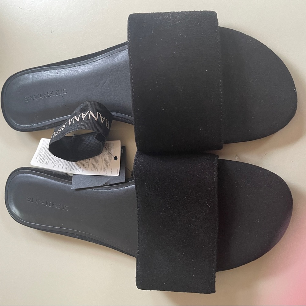 Banana Republic low heel slide, black suede, size 9, NWT